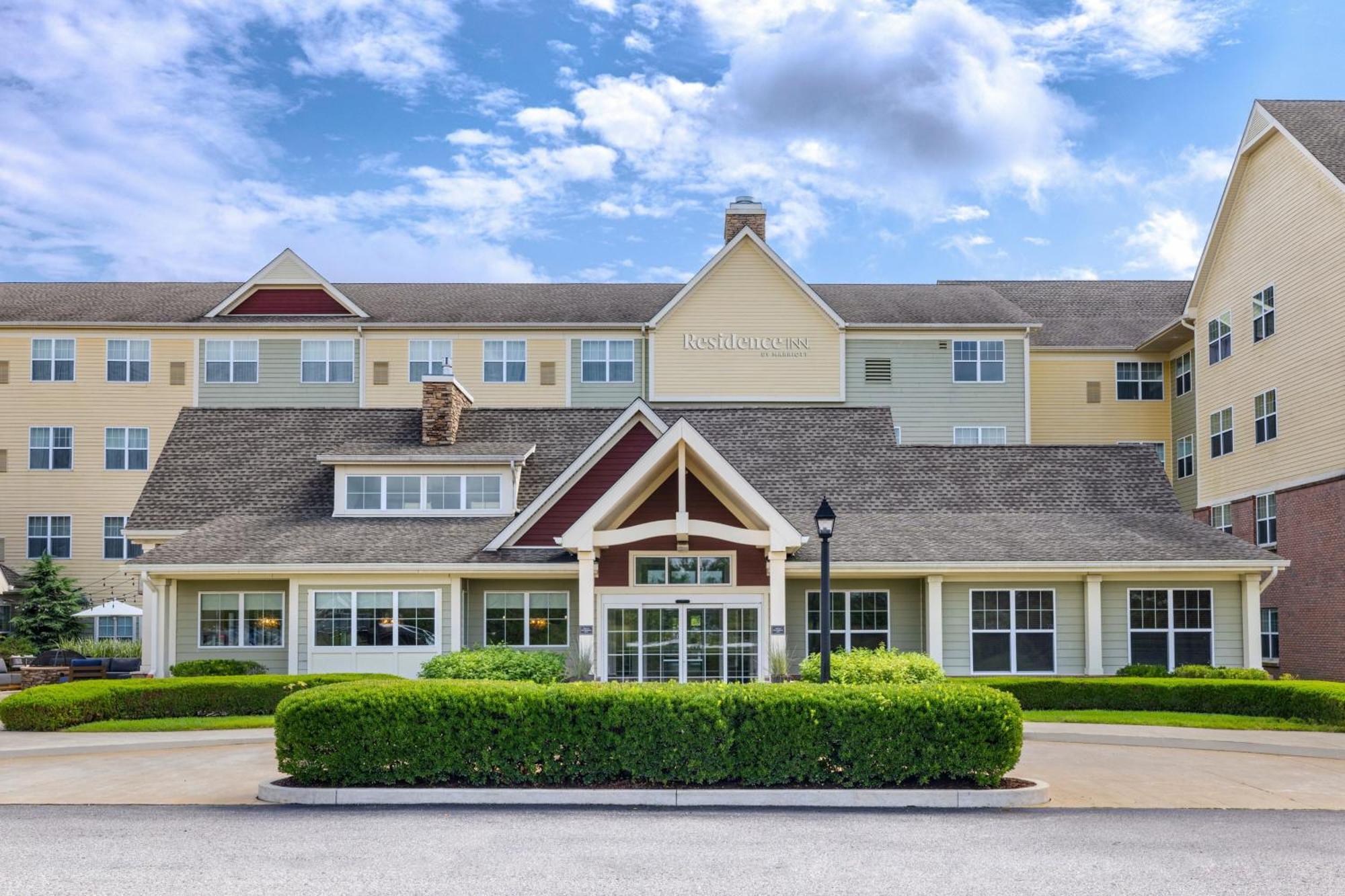 Residence Inn By Marriott Long Island Islip/Courthouse Complex Сентръл Айслип Екстериор снимка