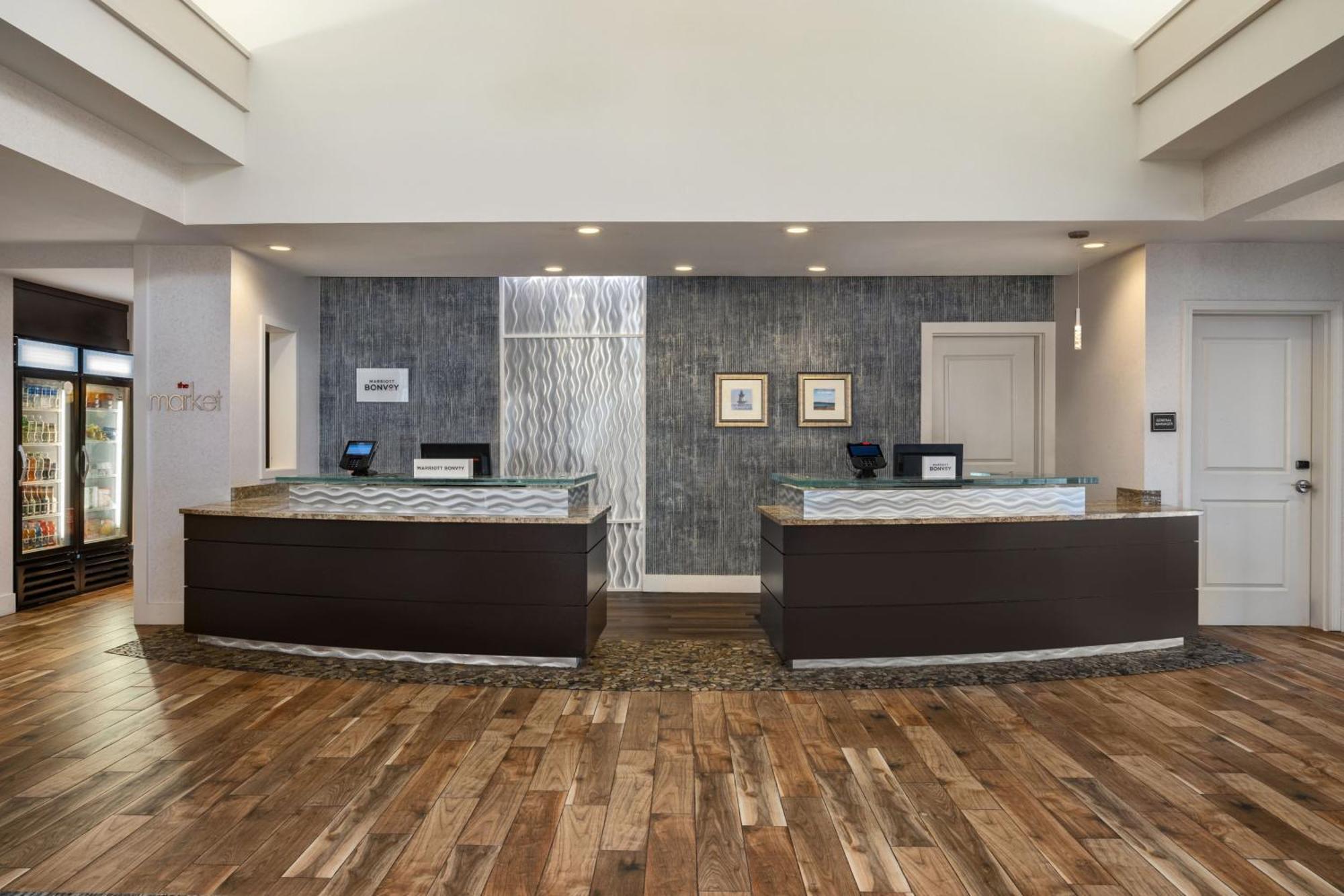 Residence Inn By Marriott Long Island Islip/Courthouse Complex Сентръл Айслип Екстериор снимка