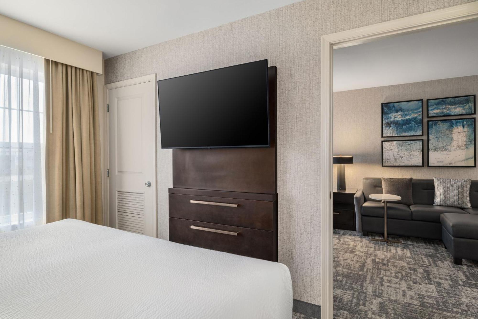 Residence Inn By Marriott Long Island Islip/Courthouse Complex Сентръл Айслип Екстериор снимка